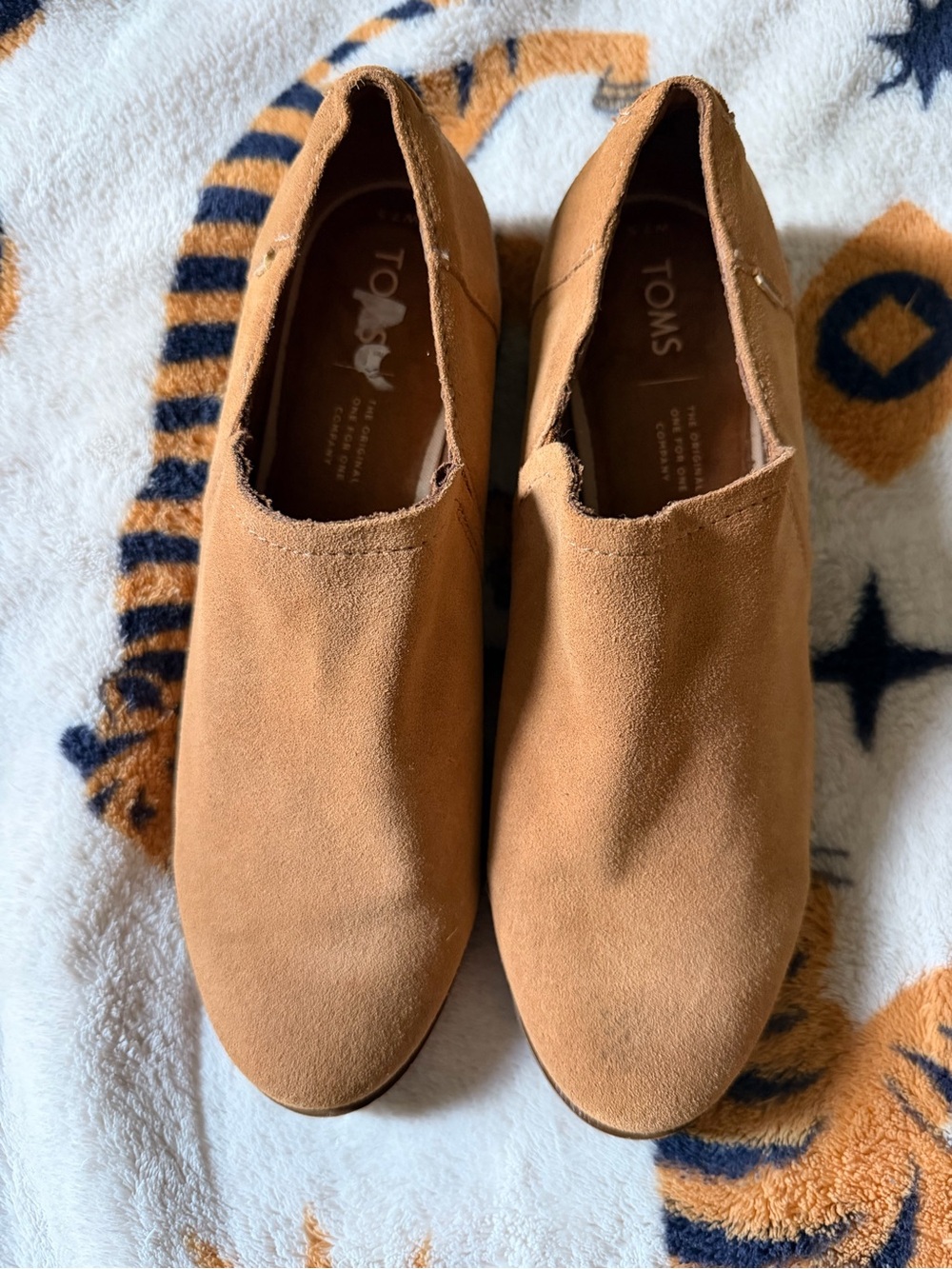 TOMS Women's Tan Suede Slip-On Mules